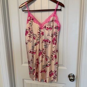 Victoria’s Secret Hot Pink Lace Trim Floral Satin Chemise size Medium